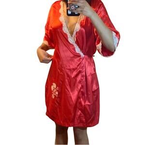 Secret Treasures Silky Magenta Robe Floral Lace L